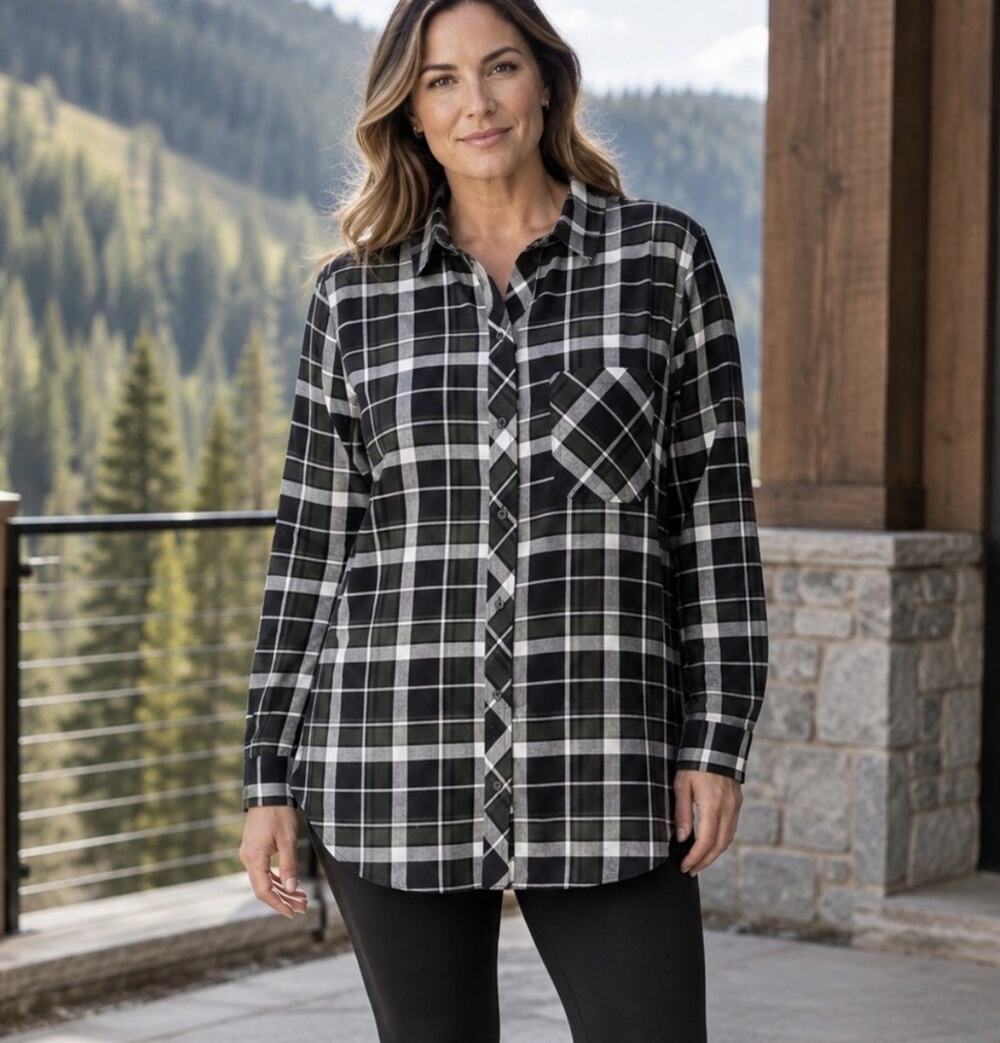 Athleta Women's XS Sierra Plaid Boyfriend Button Down Shirt Black Green White
